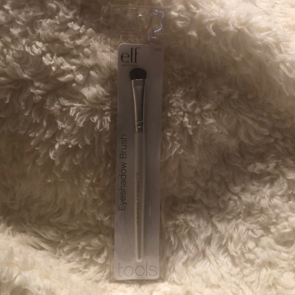 e.l.f. eyeshadow brush